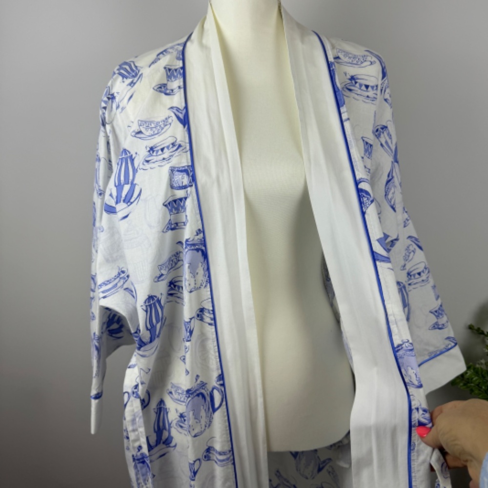 SUSAN DUNN MARISA CHRISTINA Tea Coffee Cup Graphics White & Blue Robe / OSFA - Picture 8 of 14